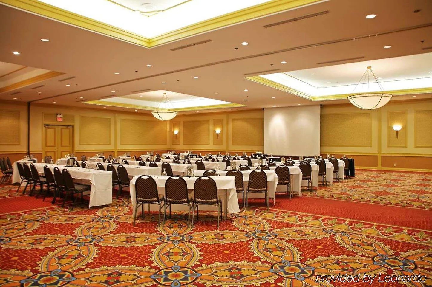 Embassy Suites Pittsburgh - International Airport Coraopolis 3*,